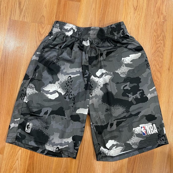 Men’s NBA Athletic Gray  Camo Shorts Size Medium - Picture 1 of 5